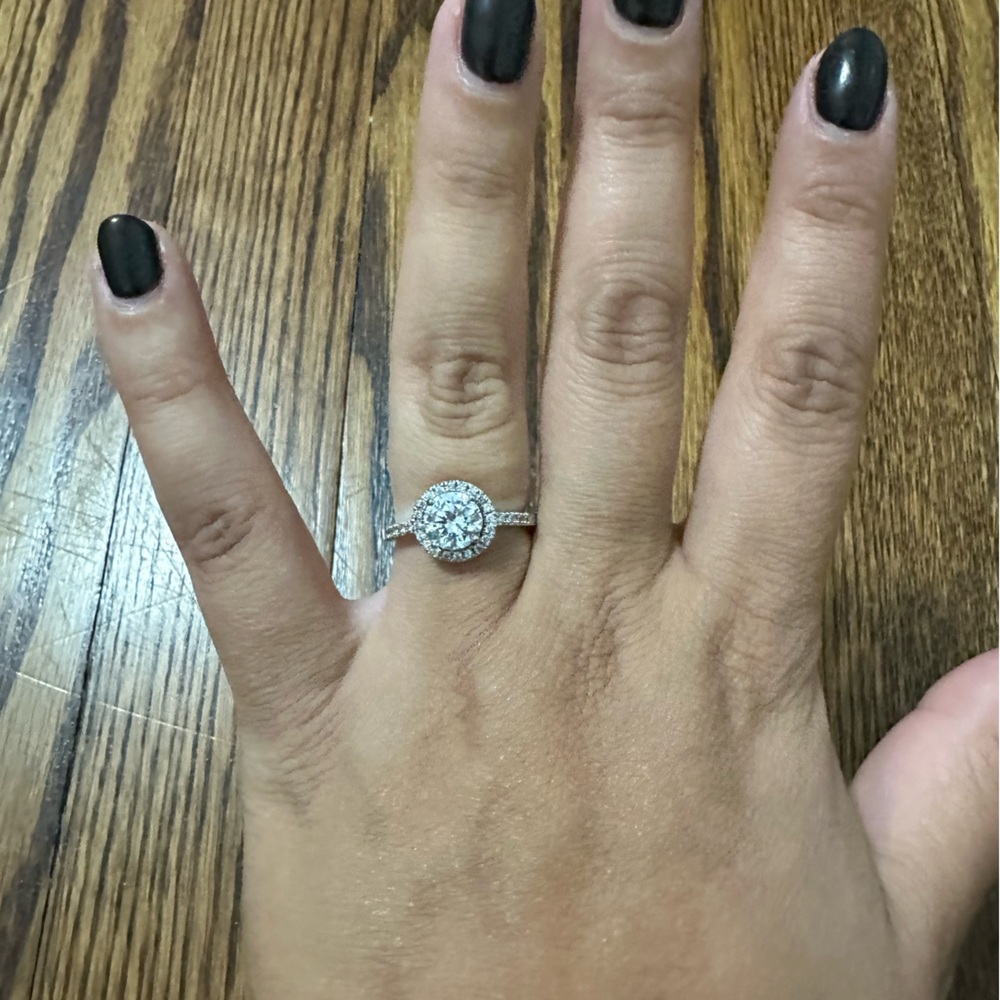 Cubic zirconium ring